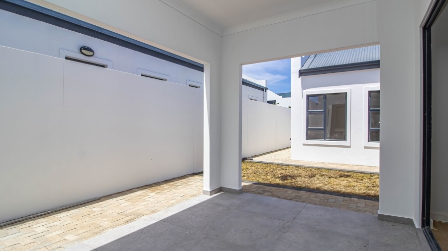 3 Bedroom Property for Sale in Sandbaai Western Cape
